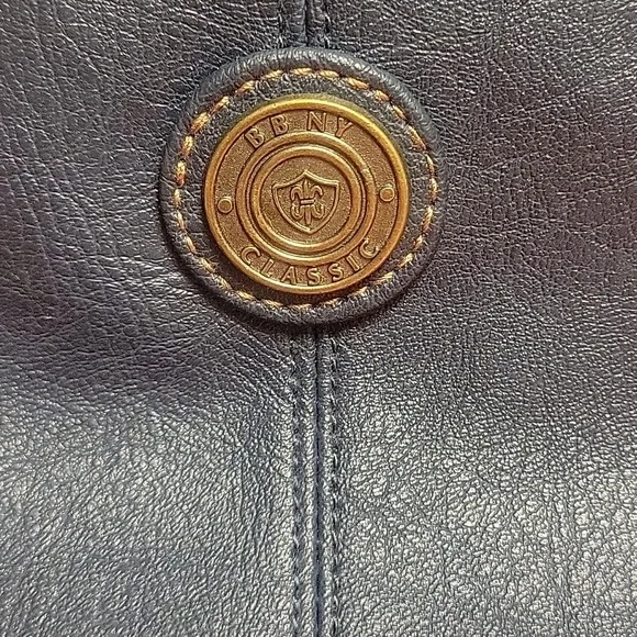 NWT BBNY Navy Crossbody Bag leather purse. Amazing condition. - Picture 2 of 8